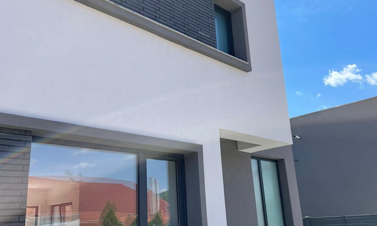 84116558-1e28-43d1-b672-9db7274b6665