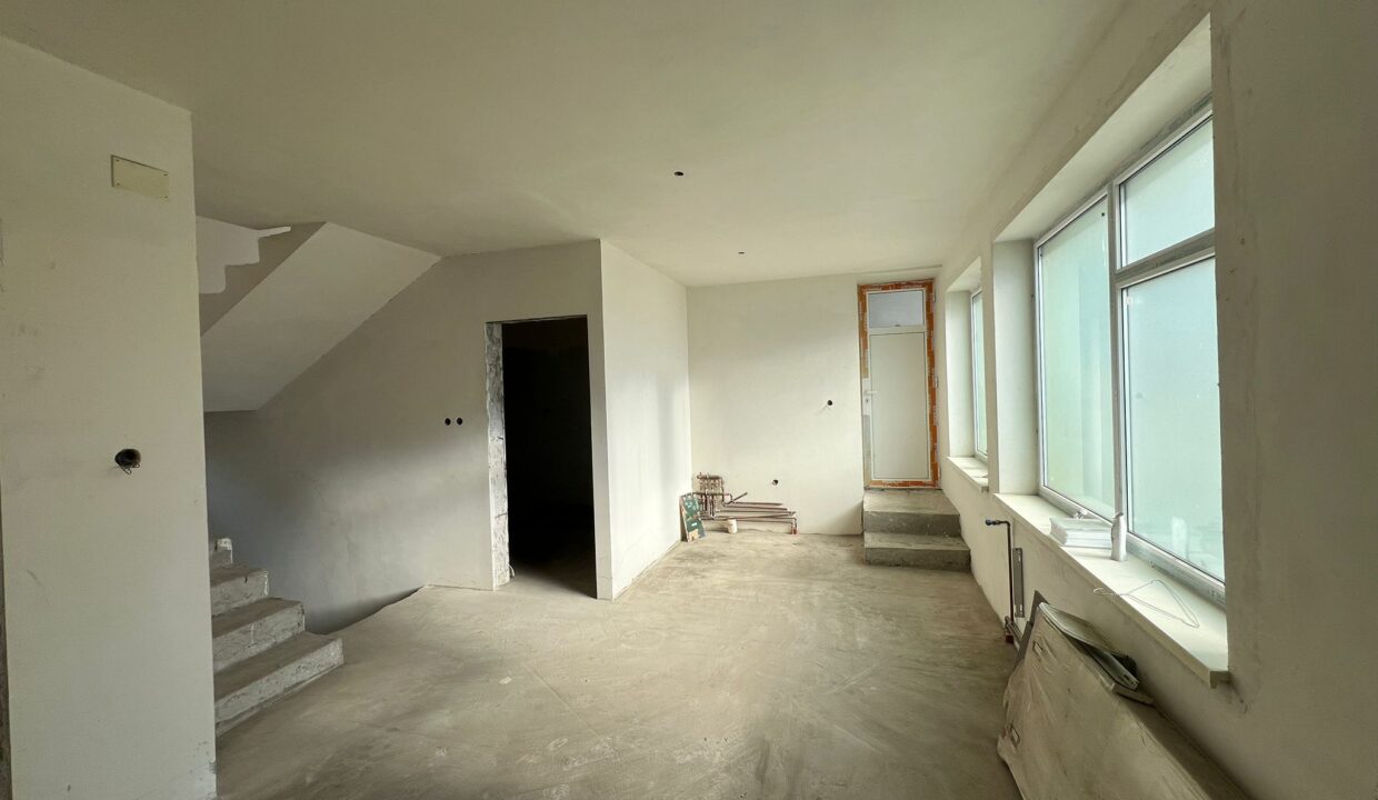 WhatsApp Image 2024-09-26 at 17.02.20 (3)